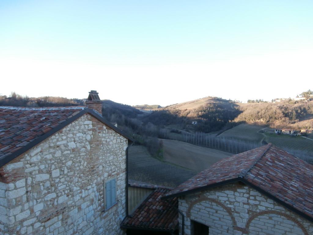 Bed and Breakfast Benvenuti Altrove Cella Monte Екстер'єр фото